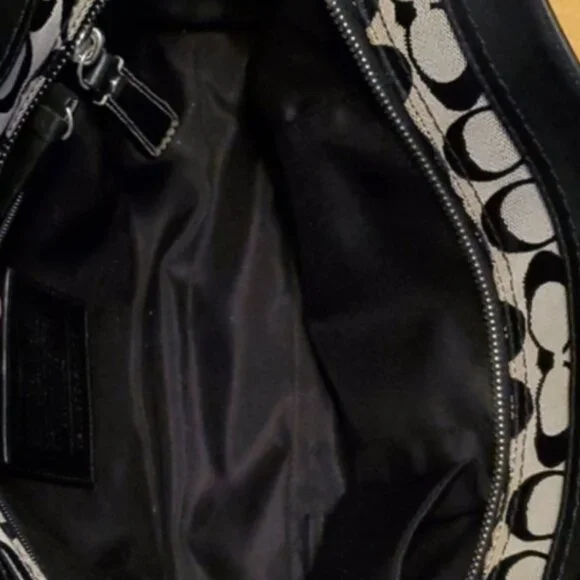 WEEKEND SPECIAL ONLY ! COACH LARGE TOTE WITH MATCHING WALLET - Picture 9 of 16